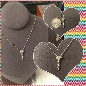 DAINTY Necklace Platinum 900 Neclace with Emerald Pendant